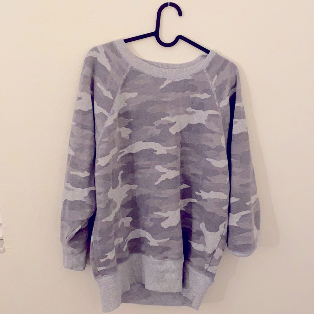 American Eagle gray camo oversized sweatshirt